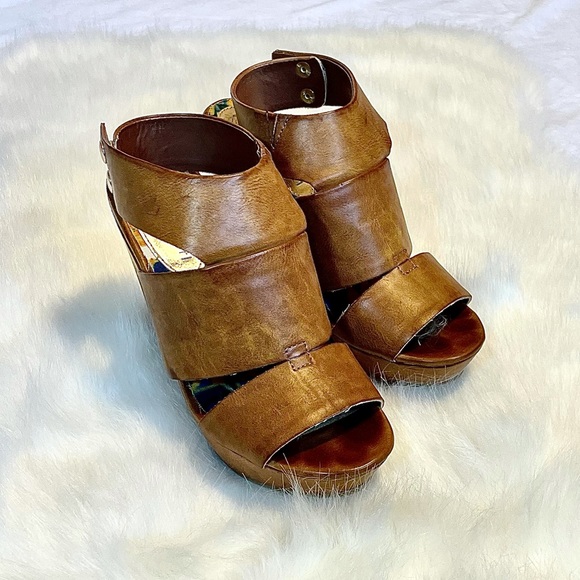 Madden Girl brown leather wedges with wide straps. Size 6 - Picture 2 of 9